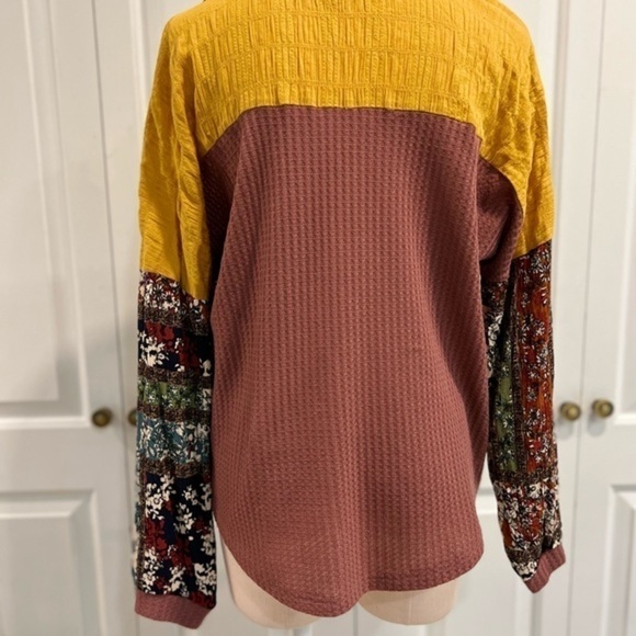 Umgee Multi Fabric Fall Top - Picture 7 of 13